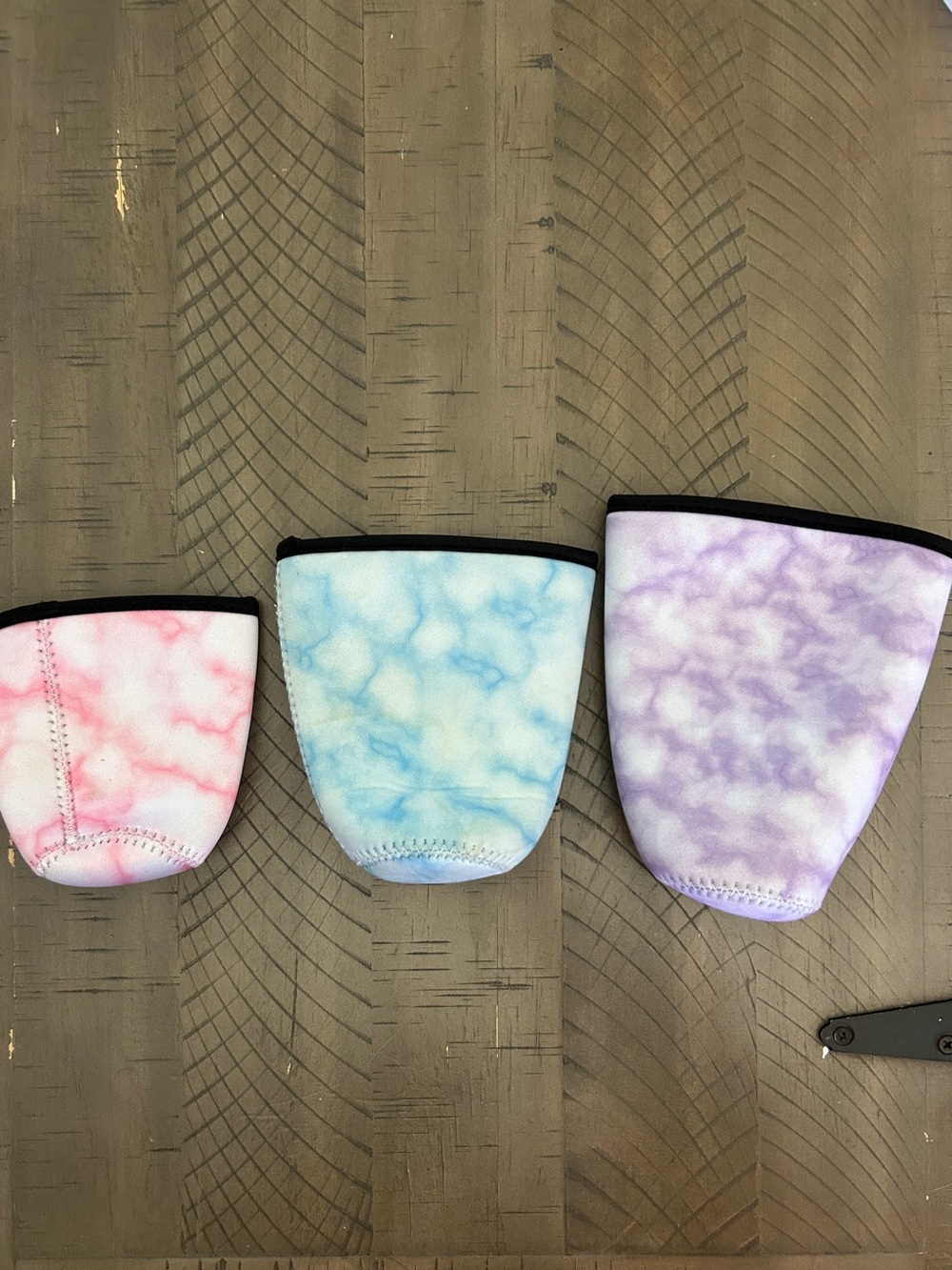 3 Pack of Drink Sleeves AND 2 Gingham Koozies